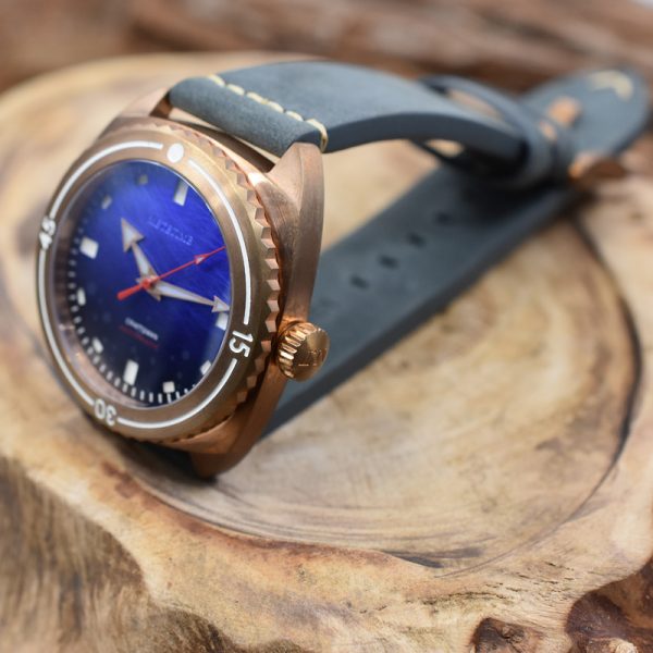 Customized Design Watch with Bronze Case and Sapphire Luxury - Beryl Watch