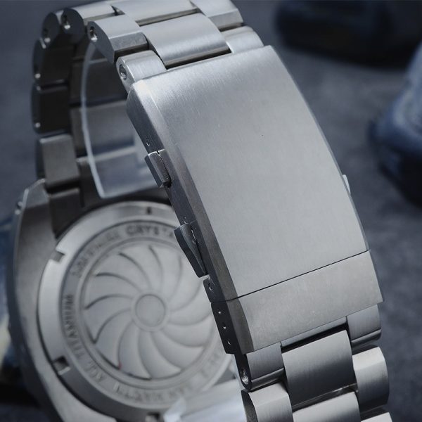 Custom Luxury Mens Dive Watches with NH35 Movement in Titanium Watch Case - Beryl Watch