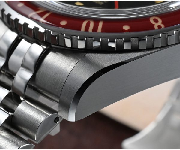 Custom Luxury GMT Diving Watches for Men Wholesale Custom Men's Luminous Watches with Logo - Beryl Watch