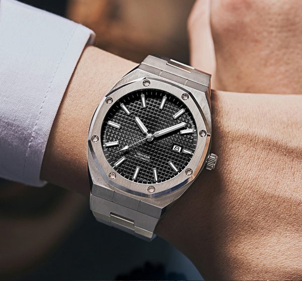 Automatic Diving Watches with Swiss Movt and Stainless Steel Customization Top-Quality Bulk Production - Beryl Watch